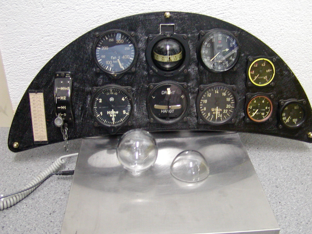 Alte Flugzeuginstrumente